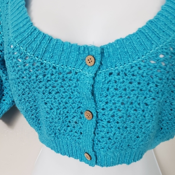 Free People Beach NWOT Women's Small Bright Blue Crochet Knit Crop Top Cardigan - Picture 6 of 6